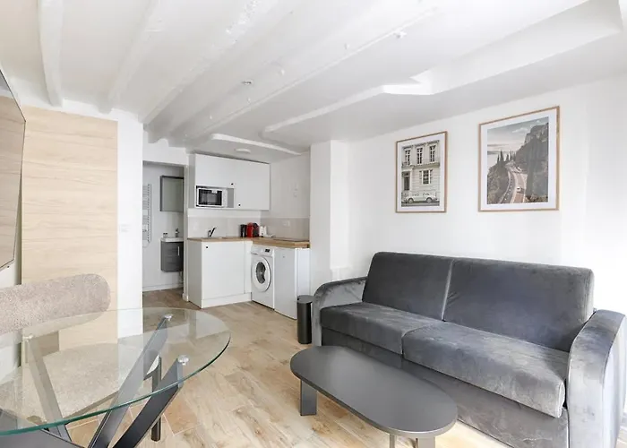 De Charme Au Coeur Du Sentier I *