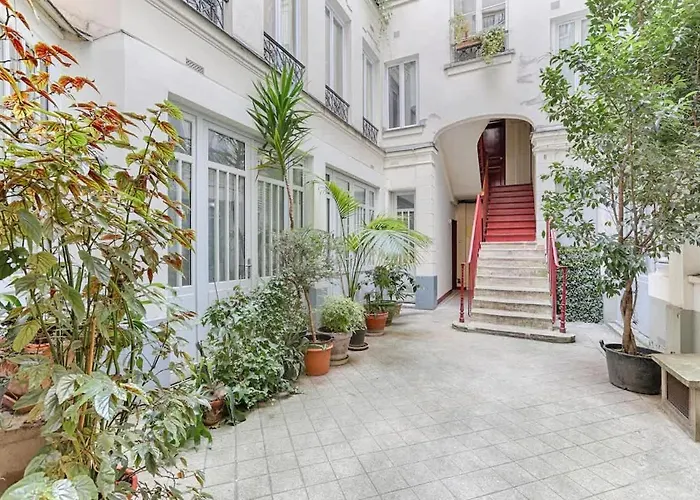 De Charme Au Coeur Du Sentier I * Paris